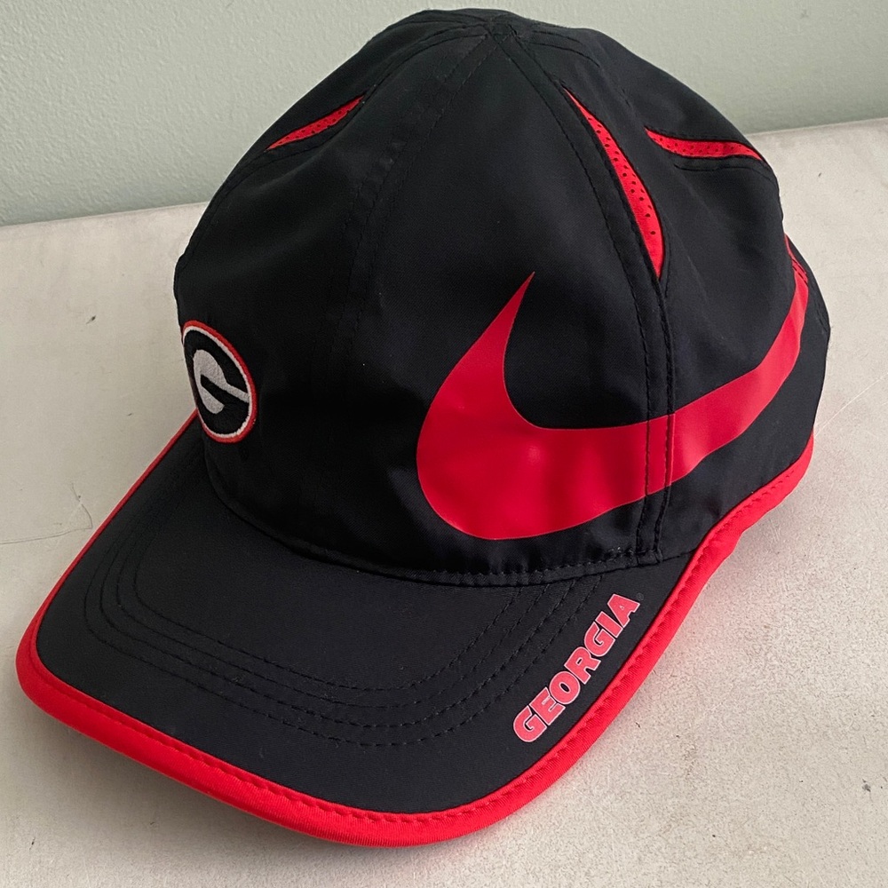 Nike Black and Red Georgia Cap
